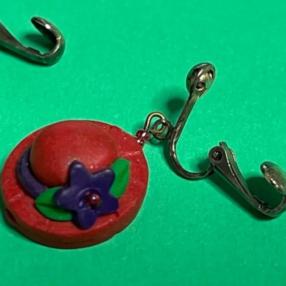 VTG Handcrafted Red Hat Purple Flowers Trim Polymer Clay Clip-on Earrings .75